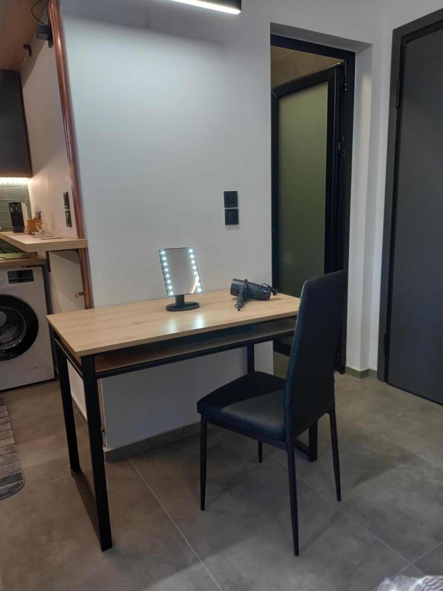 Studio Mayer Patras Luaran gambar